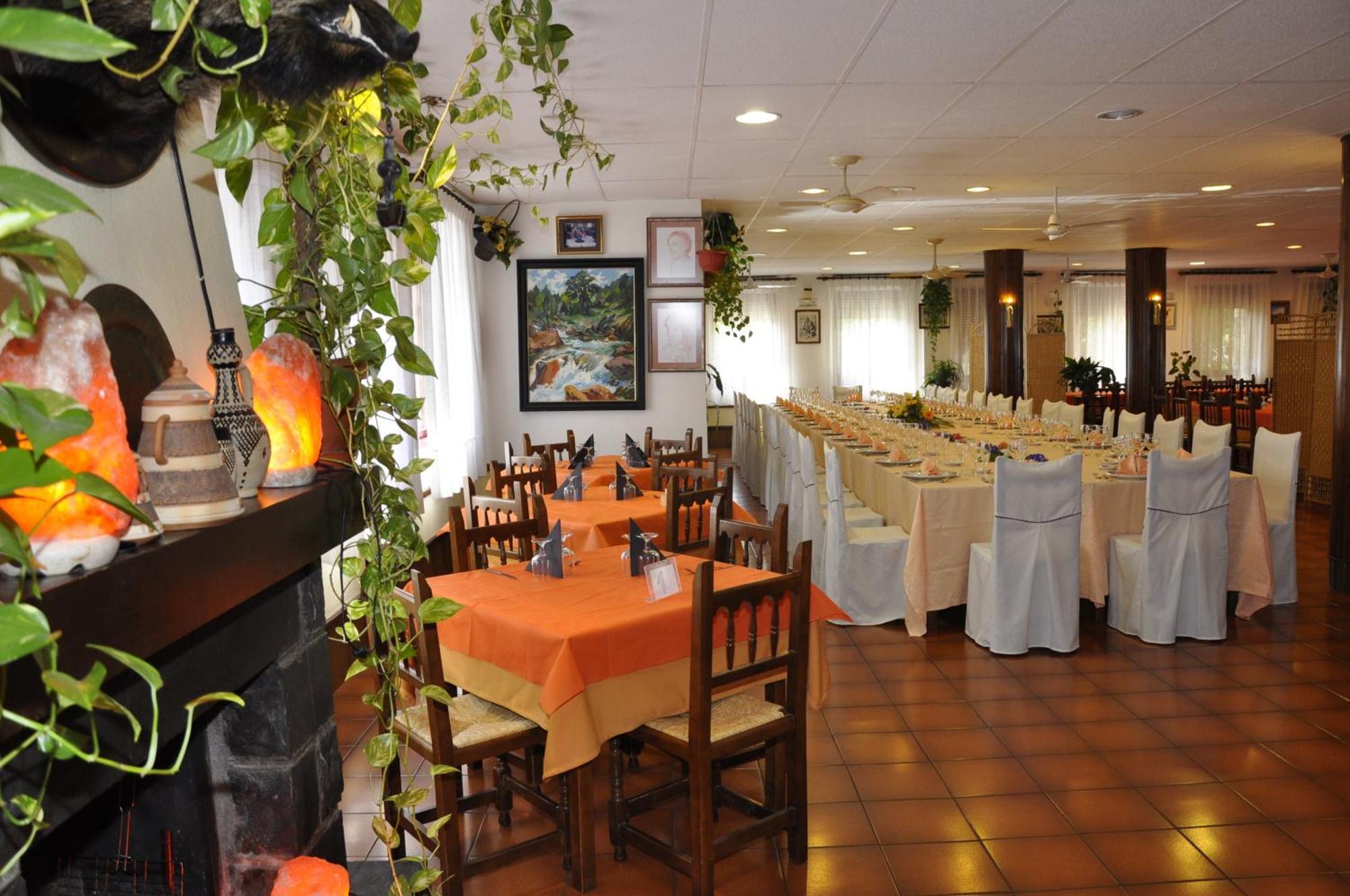 Hotel Castillo D'Acher Siresa Bagian luar foto