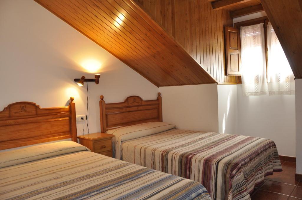 Hotel Castillo D'Acher Siresa Bagian luar foto