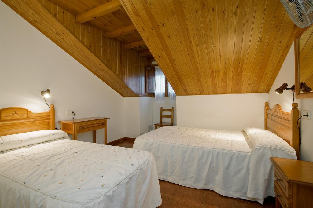 Hotel Castillo D'Acher Siresa Bagian luar foto